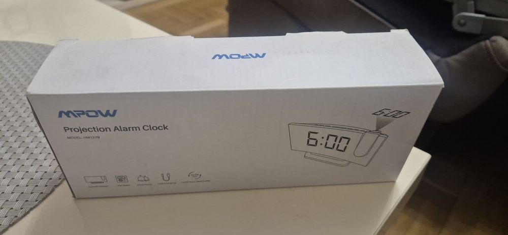 Ceas desteptator cu proiectie si radio Fm