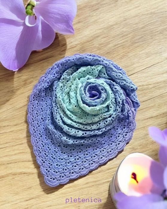 Ръчно плетени шалове