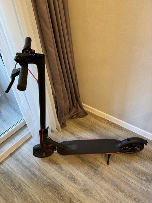 Электросамокат Xiaomi Mi Electric Scooter Pro (M365 Pro)