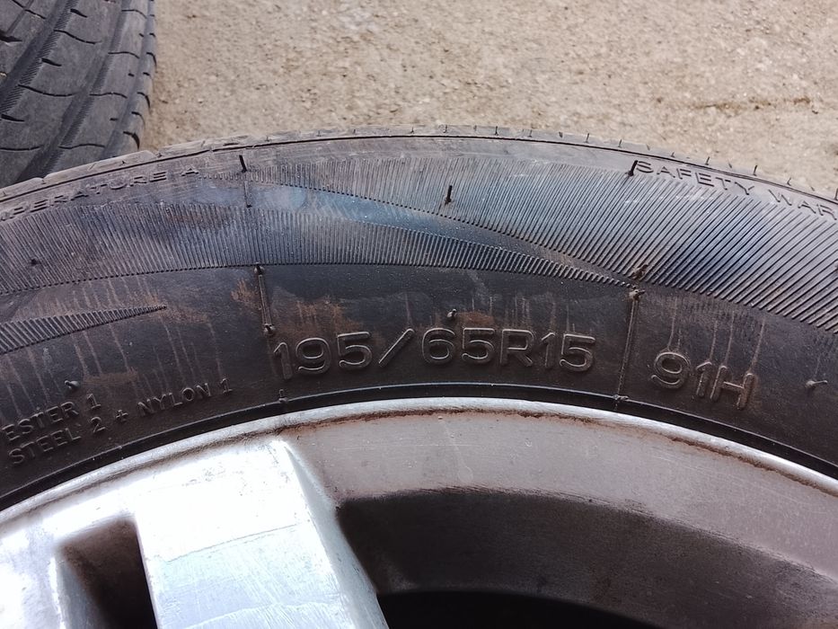 Гуми с джанти 5×100 за голф 4