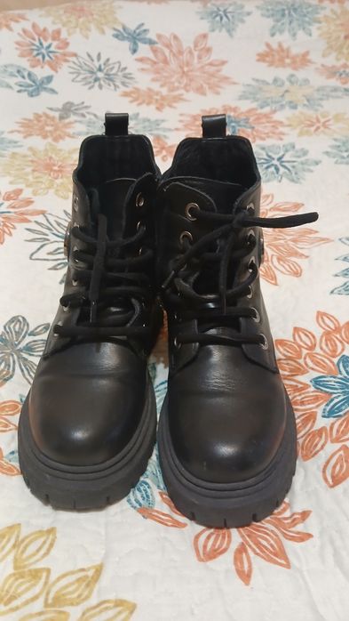 Продам детскую обувь