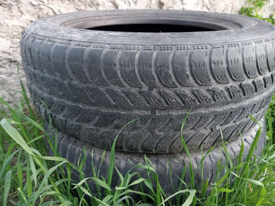 Шины 2 штуки продам