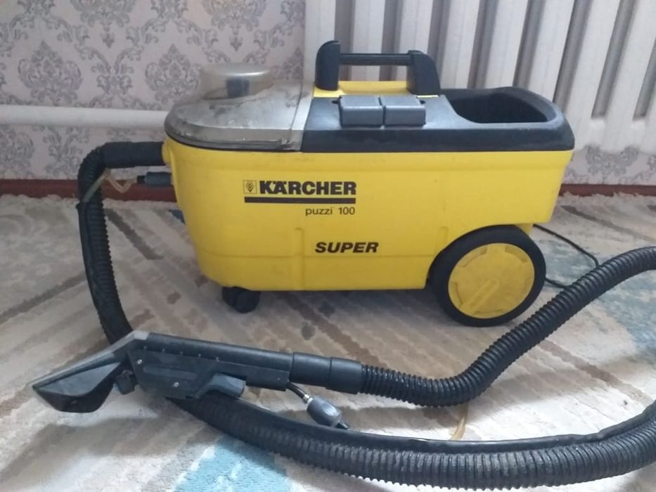 Продам профессиональное моющий пылесос KARCHER PUZZI  100