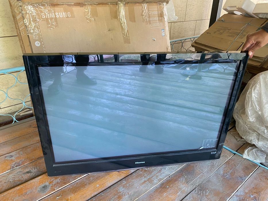 Телевизор Hisense большой
