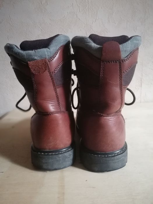 Продам спец ботинки
