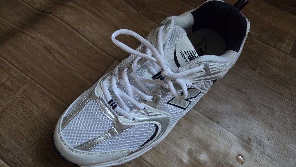 Кроссовки летние 42 размера новый
