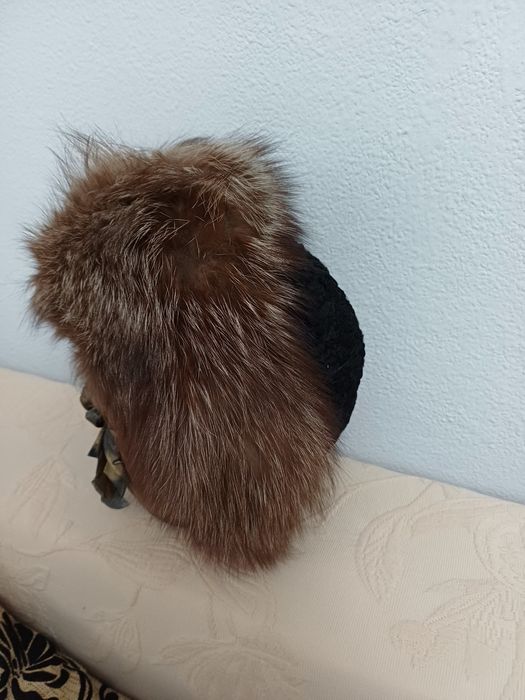 Căciulă vulpe polara si astrahan