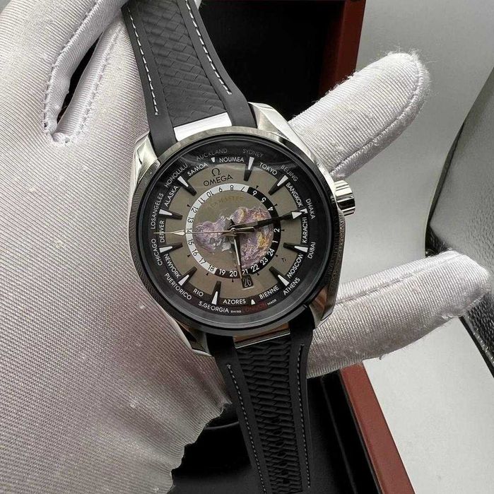 OMEGA Aqua Terra 150M Worldtimer cu mișcare automată