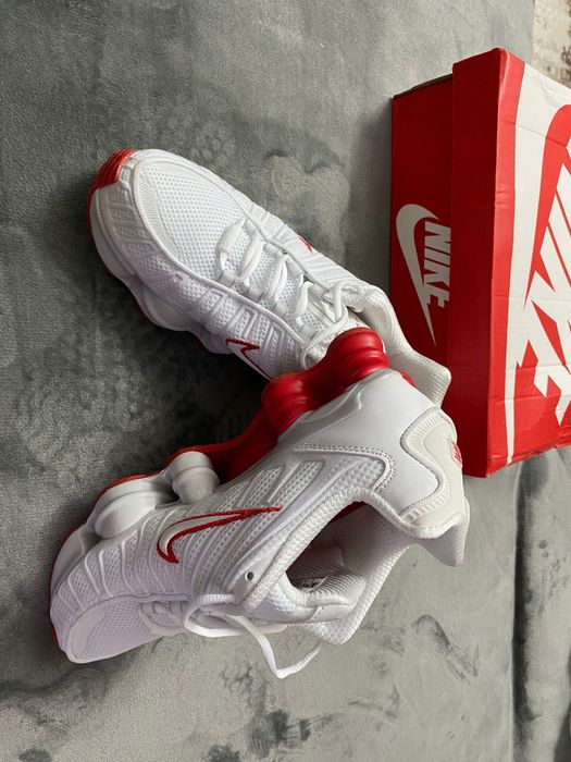 Vand adidasi noi de barbati Nike Shox