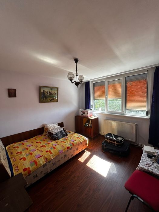 Apartament 2 camere liber