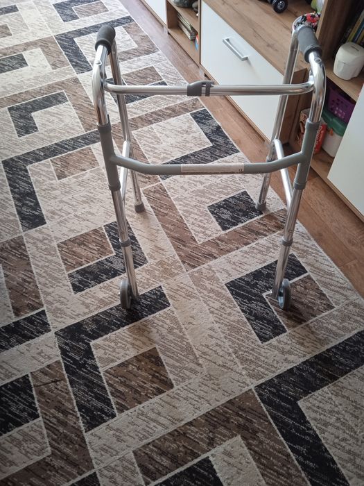 Прокат ходунков на колесах