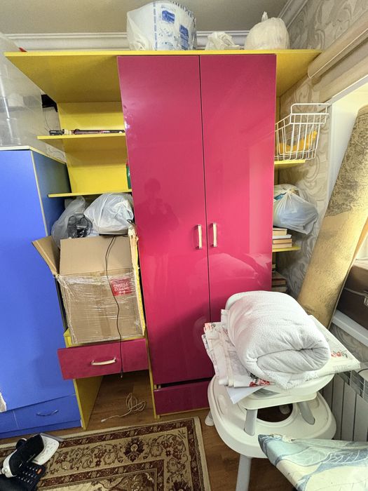 Шкаф большой для девушек