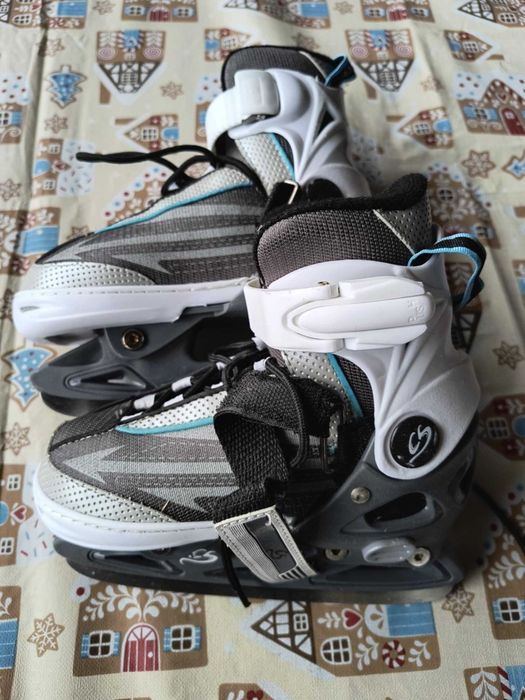 Patine, 3 perechi, în stare impecabilă