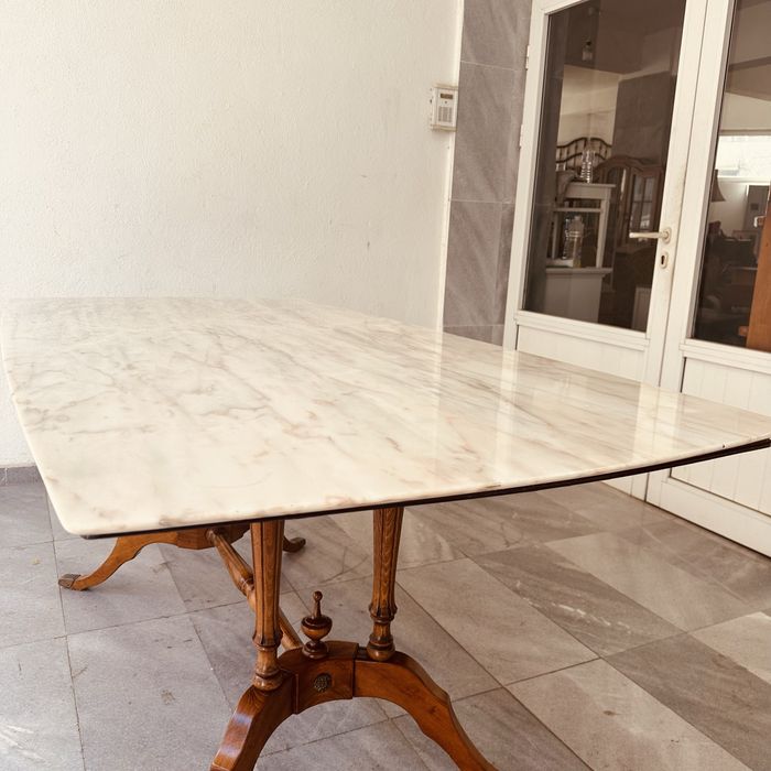 Италианска класическа маса с мраморен плот – неокласически стил