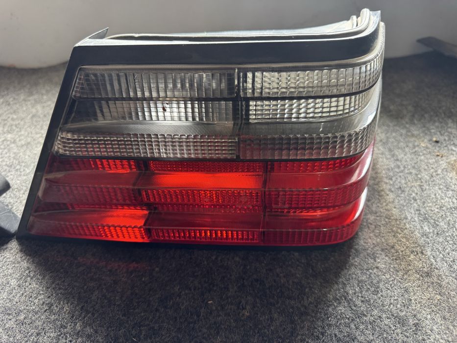 Задние фонари на w124