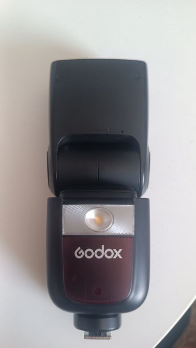 Светкавица Godox V860lll  за Canon с батерия!