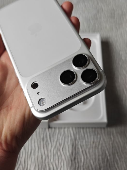 iPhone 17 Pro Max 256Gb идеальный