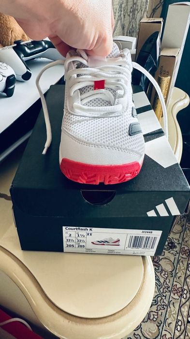 Кроссовки adidas