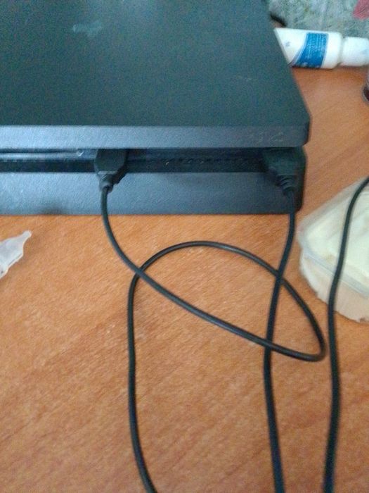 PlayStation 4 slim sony
