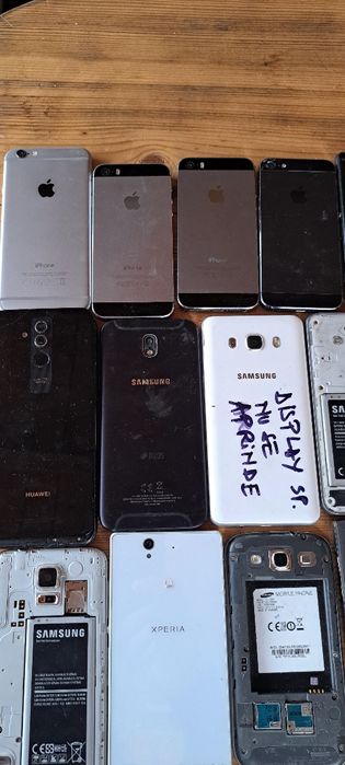 Lot telefoane pentru piese