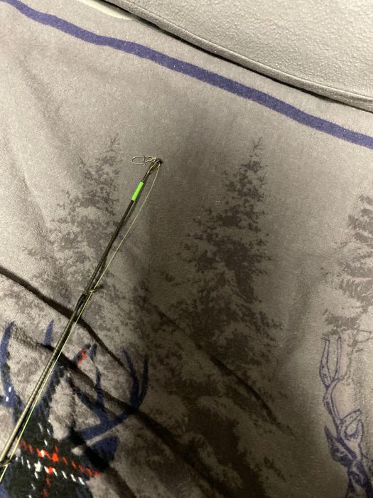 Продавам спининг въдица select