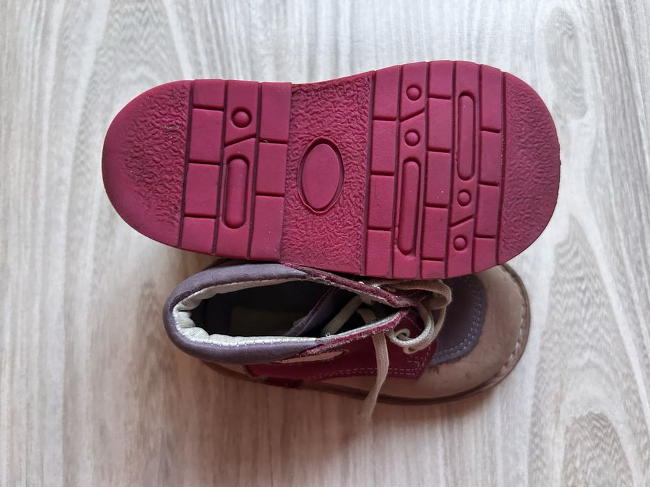 Продам ботиночки на девочку