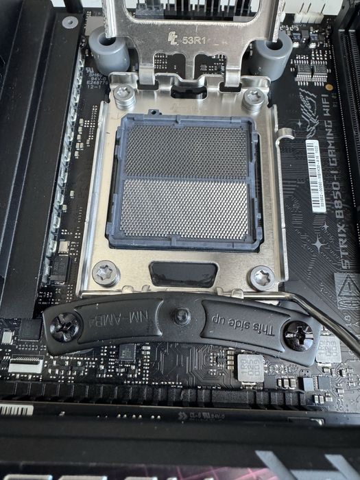 ROG STRIX B850-I GAMING WIFI - гаранция до 02.2029