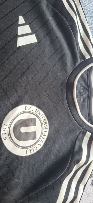 Tricou original adidas , nou fară etichetă.