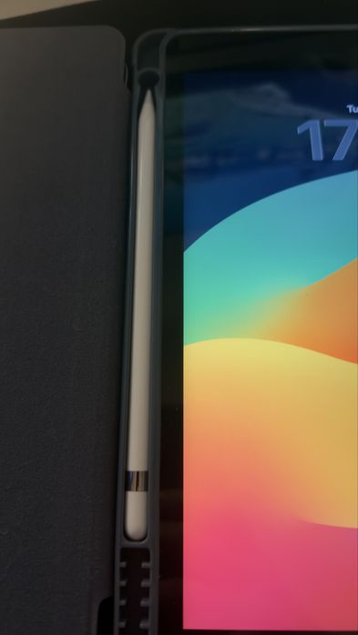 iPad Gen 8 32 GB 10,2” IMPREUNA CU Stylus Apple Pen Gen 1