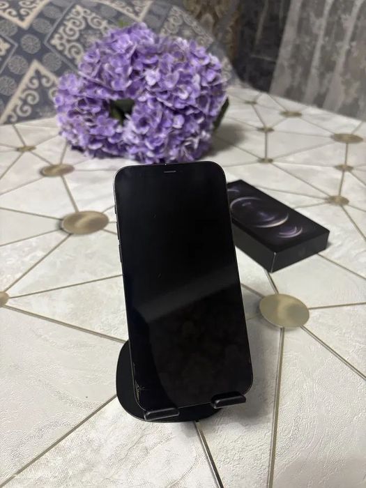 Продам iPhone 12 Pro айфон 12 про