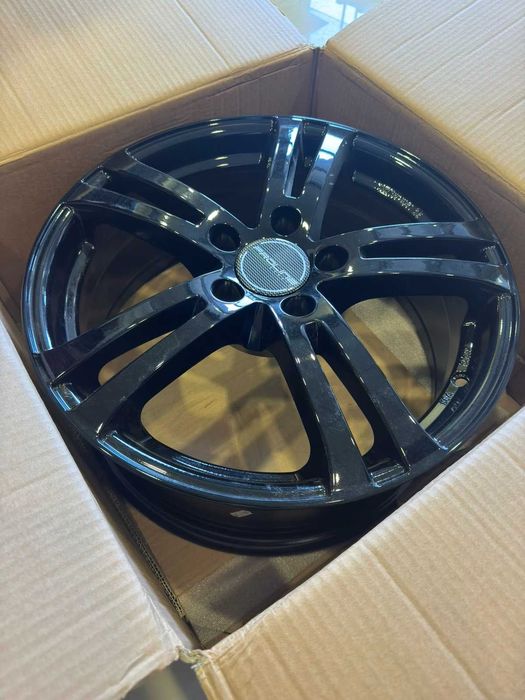 НОВИ Джанти ProLine BX700 J 7x 17' цола 5x114.30 ET40 Централен отвор 66.10мм / Цвят: Черен гланц