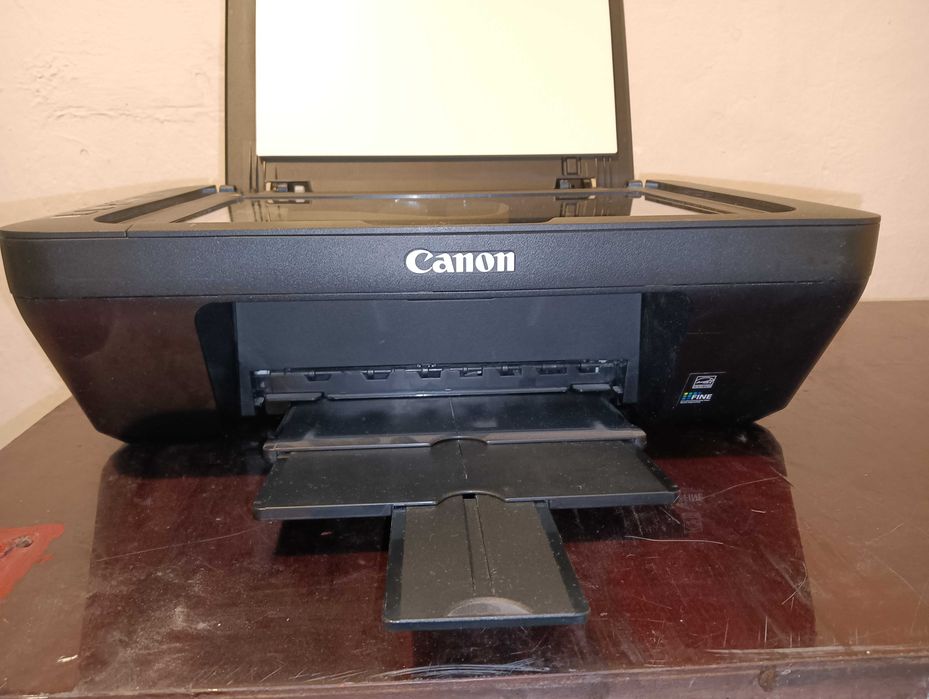 Imprimantă multifuncțională Canon MG2550S funcțională