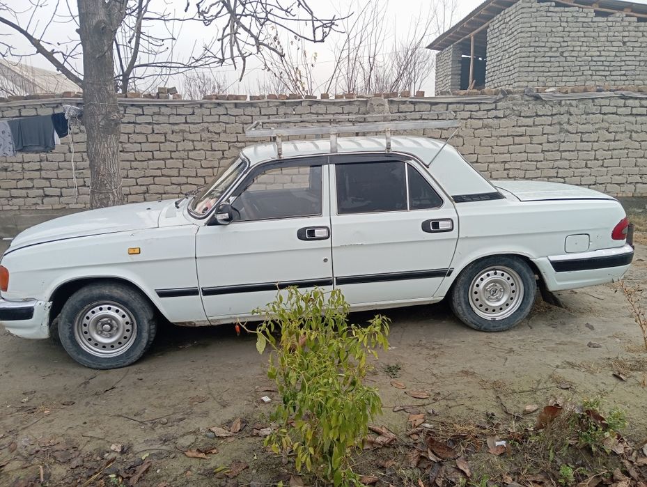 Suroshni sotiladi mishina 3110volga