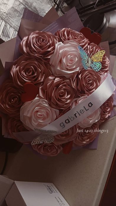 De vânzare flori din satin