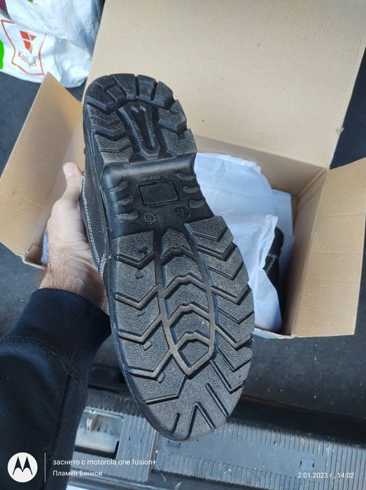 Работни обувки с бомбе