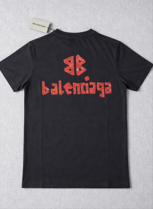 Тениски на Balenciaga и LV