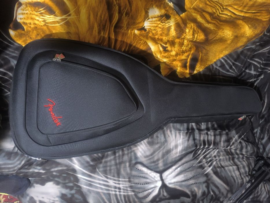 Fender cd 60 nat Чехол, кападастер, ремешок и подставка.