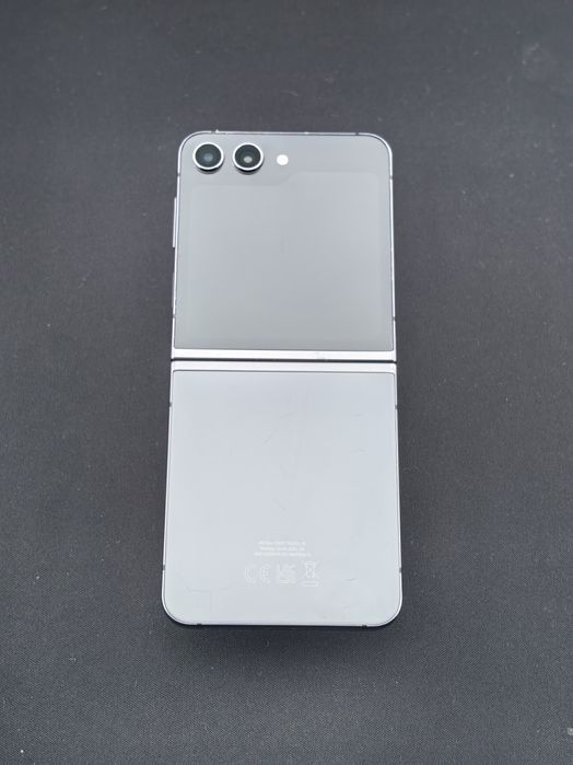 Samsung Galaxy Z Flip5 256 GB ID-ggf174