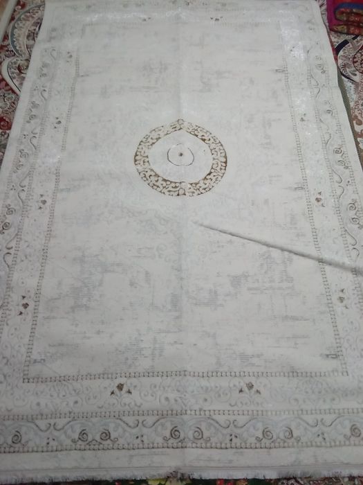 Жаңа кілемдер 2×3 20000 тг