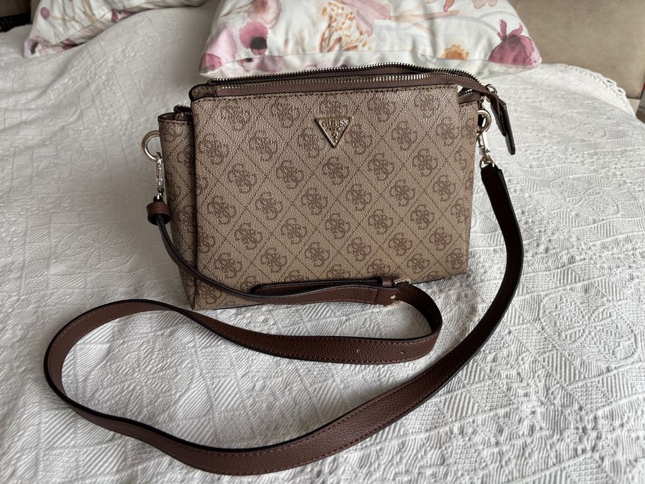 Оригинална дамска чанта Guess