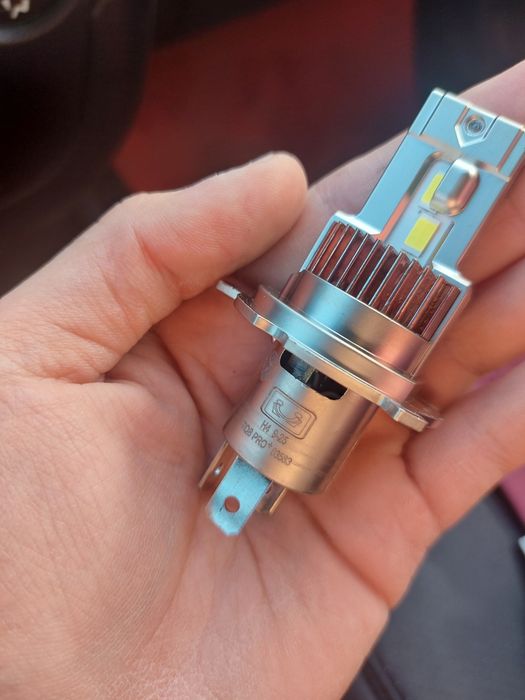 Продам ЛЭД лампочки H4