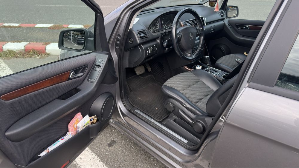 Mercedes A180 Elegance - Automat