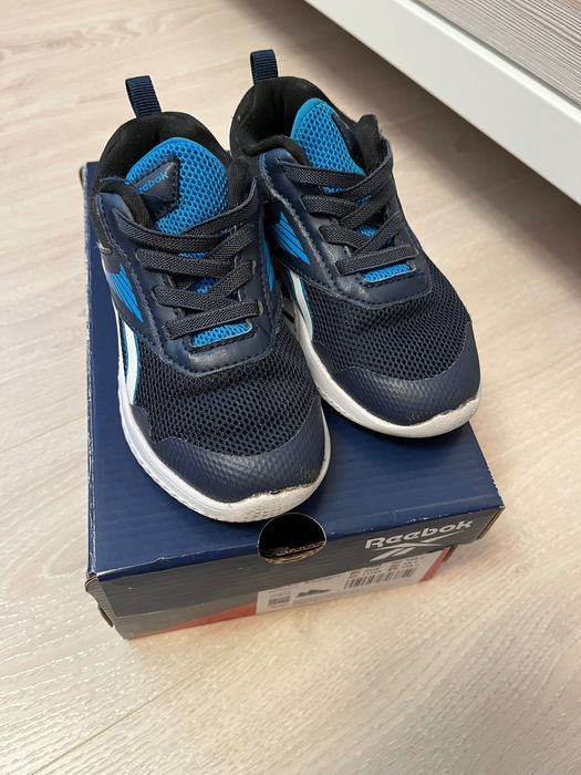Vând adidași Reebok - mărime 25