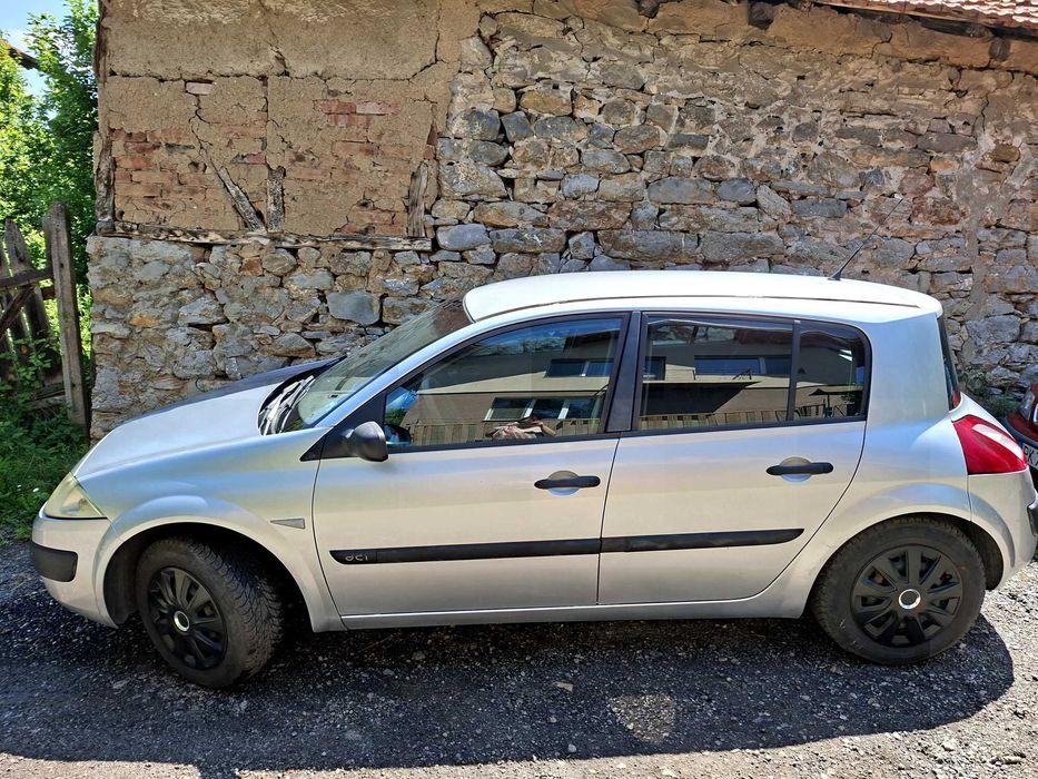 Продавам запазен автомобил Renault Megane