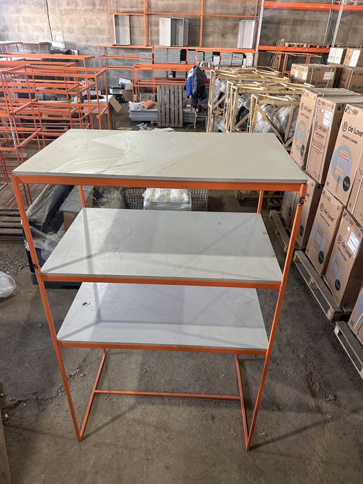 Стеллажи с полками