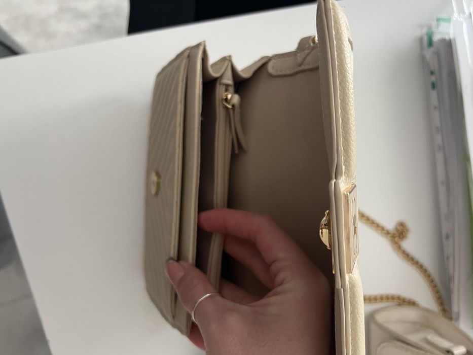 Продавам дамска чанта НОВА