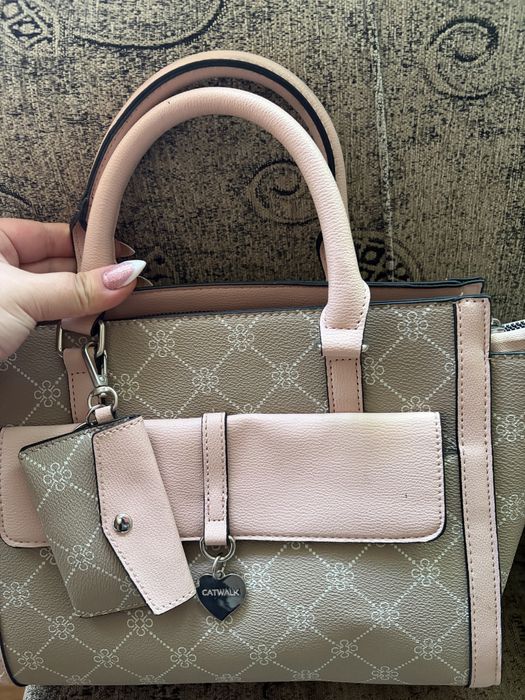 Дамска чанта 25€