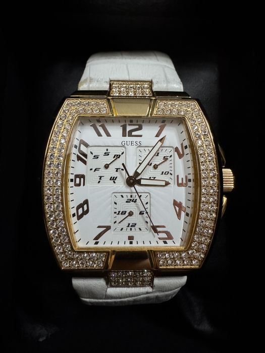GUESS Watch White Gold-tone Unisex/Women
