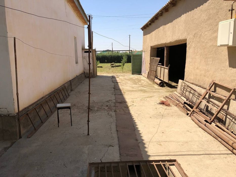 Uy sotiladi Xovos tumani Farhod 5 daxasiida