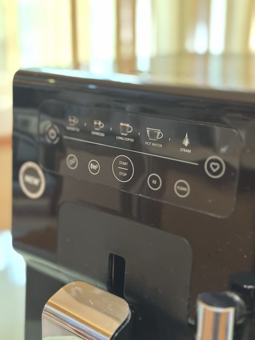 Кафеавтомат KRUPS Intuition EA870810